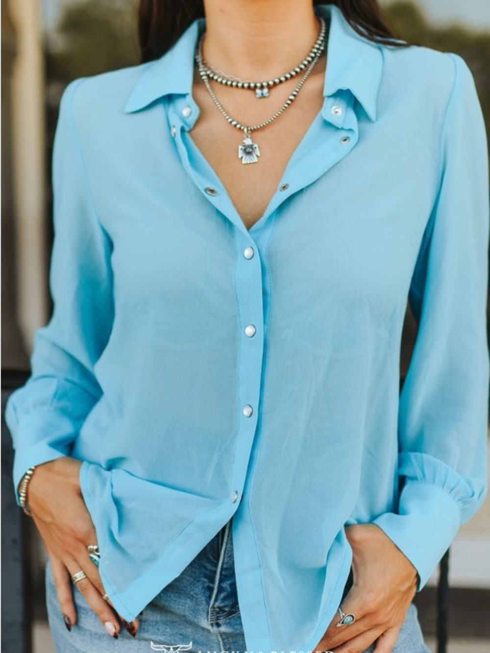 NWT | Lucky & Blessed | BUTTON DOWN PEARL SNAP COLLARED SHIRT | size M